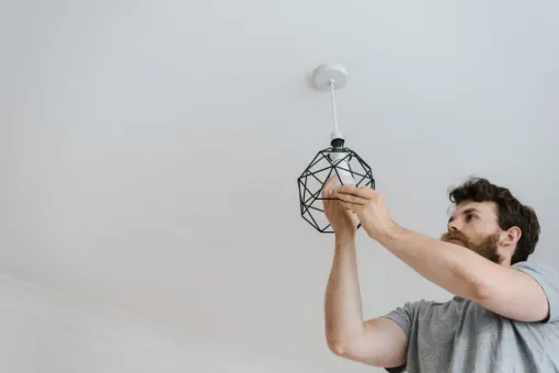 Accrochage et installation de luminaire sur Ecully, Lyon, HABILOME