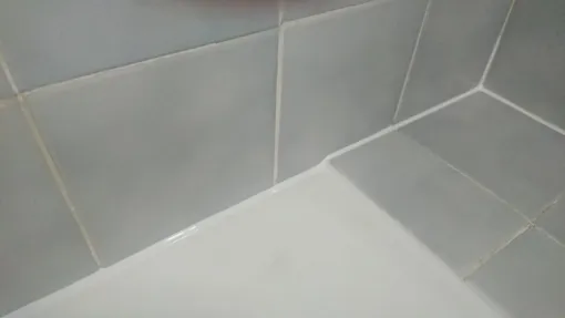 Réfection de joint-silicone sur Lyon, Lyon, HABILOME