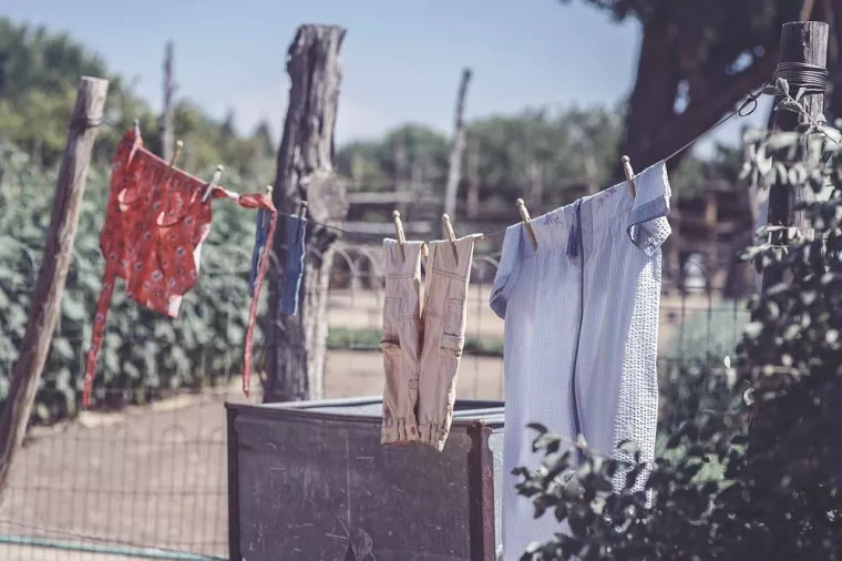 Personne spécialiste dans l'installation de fil à linge à Lyon, Lyon, HABILOME